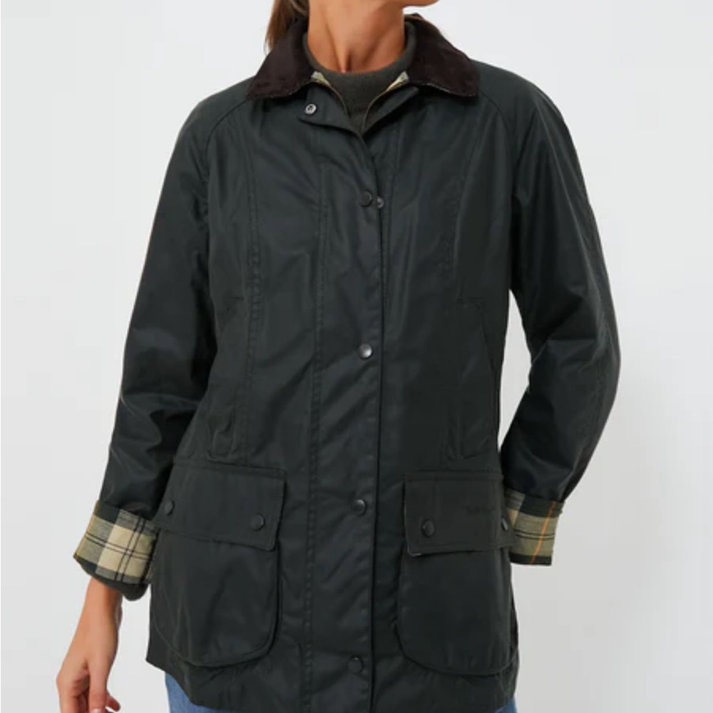 BARBOUR
Sage Beadnell Wax Jacket